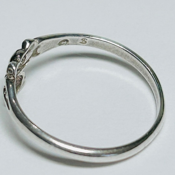 Sterling Silver Vintage Dainty Teddy Bear with Heart Ring, Size 5.5 - Picture 2 of 12